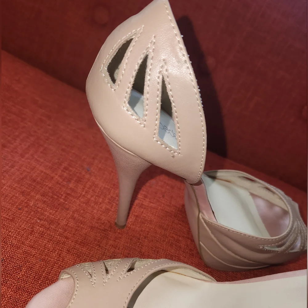 4in Beige High Heels By Shoe Dazzle - Picture 11 of 14